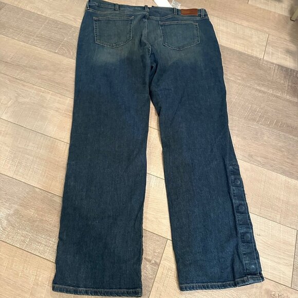 Tommy Hilfiger Mens Relaxed Fit Snap adaptable Jeans 40W x 32L NEW - Picture 12 of 13